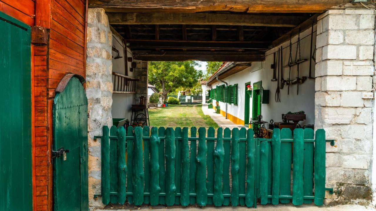 Zsámbéki Vendégház -Anno1815- Esterno foto